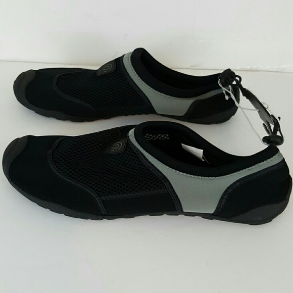 Men's water Shoes Large (11/12) NWOT - Picture 3 of 5